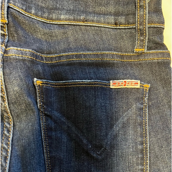 Hudson Jeans size 25 super stretchy with rips on the knees - Picture 3 of 5